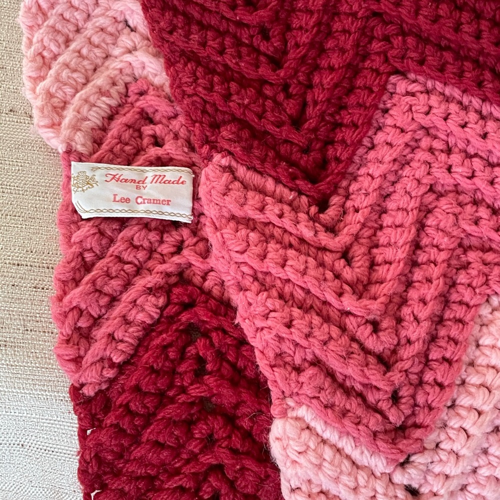 Vintage Handmade Afghan Adorable shades of Pink 🌺 - Picture 4 of 16